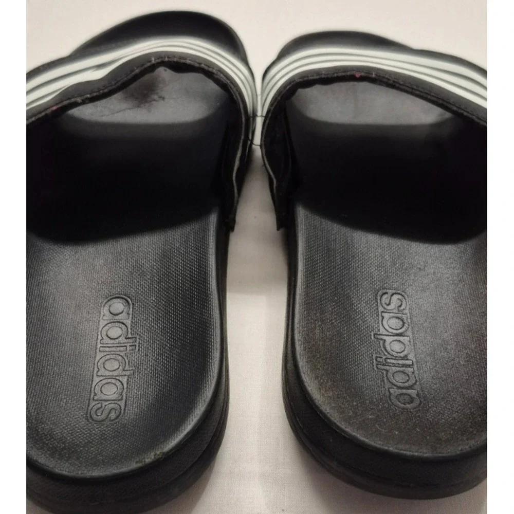 Adidas Adilette Unisex Comfort Slide‎ Sandals, Black & White USED  Size unknown